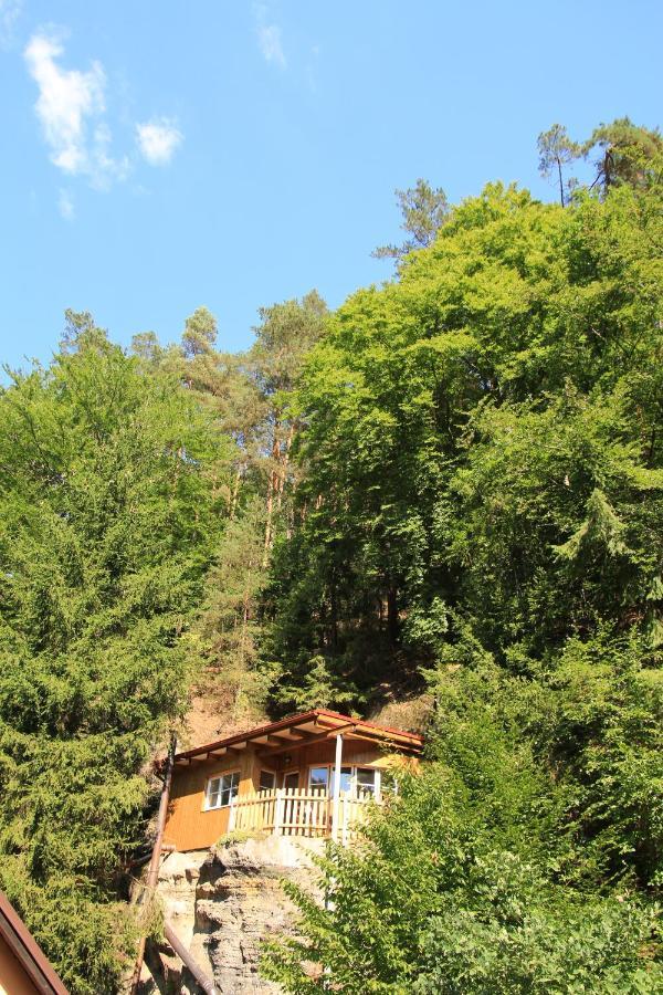 Malbenka - Chata Na Skale Pod Hradem Kokorin Exterior photo